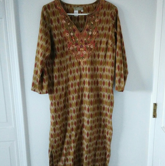 Territory Ahead Exotic, Embroidered Slim Dress - Picture 6 of 6